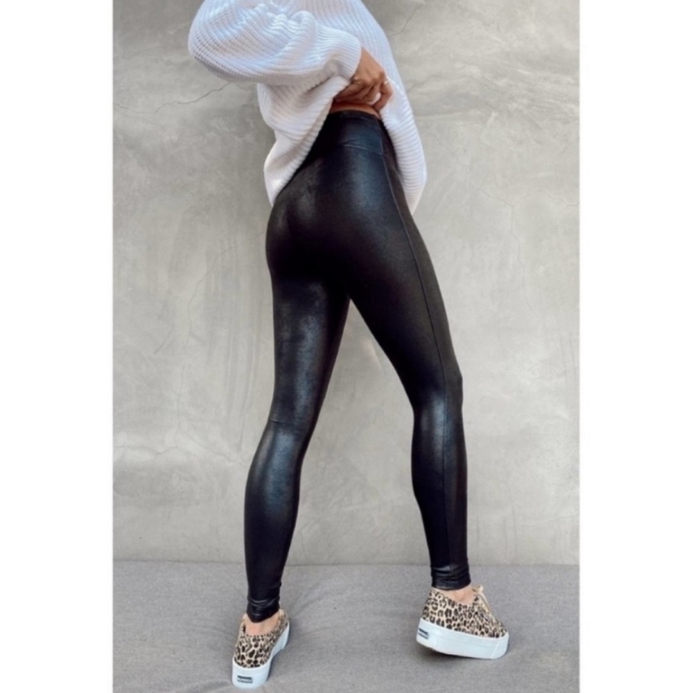 Spanx Faux Leather Black Leggings Size Medium - Picture 13 of 13